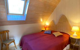 Joli chalet 60m2 proche du centre. parking. balcon